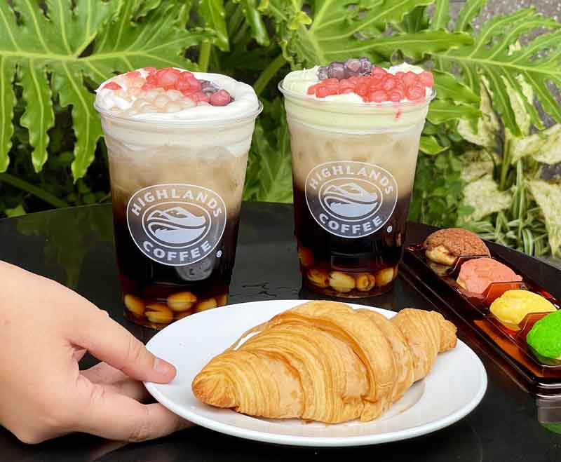 Trải nghiệm khi uống trà sen vàng Highland.